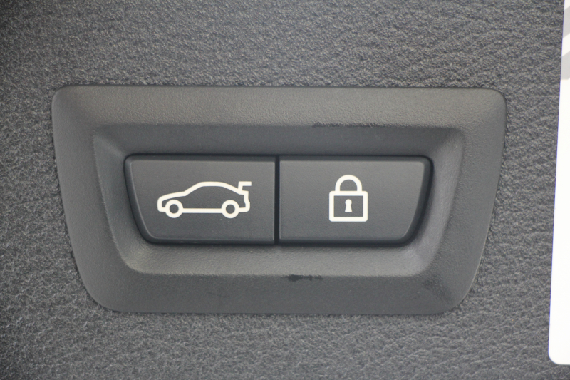 BMW X3 Xdrive20d 最終ﾓﾃﾞﾙ 4WD 1ｵｰﾅ ﾋｰﾀｰ黒革 追従ACC ﾚｰﾝﾁｪﾝｼﾞ警告 変更後新iﾄﾞﾗｲﾌﾞHDDﾅﾋﾞTV 360度ｶﾒﾗ Bｶﾒﾗ 電動ﾄﾗﾝｸ 衝突軽減ﾌﾞﾚｰｷ 車線変更警告 車線逸脱警告 Bluetooth接続 ｽﾏｰﾄｷｰ 2年保証