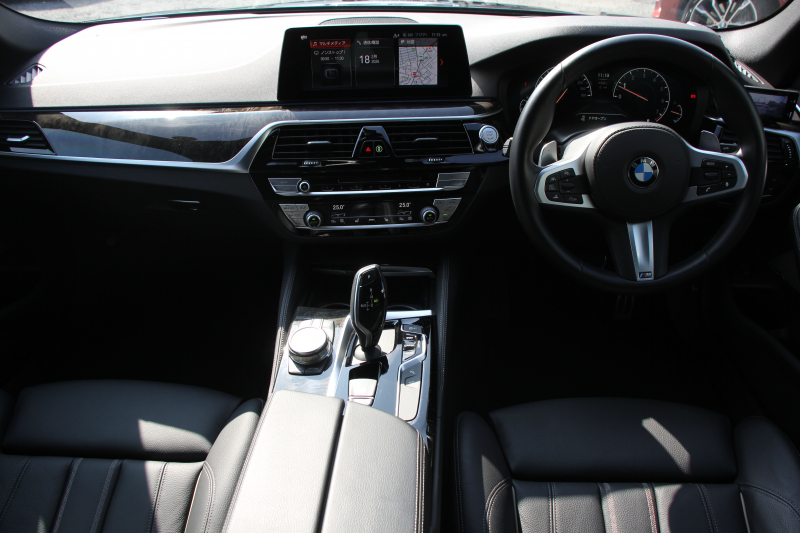 BMW 5シリーズ 540i Mｽﾎﾟｰﾂ ｾﾚｸﾄP indiviｶﾗｰ 1ｵｰﾅ 後輪駆動 直6ﾀｰﾎﾞ340馬力 ｻﾝﾙｰﾌ 全席ﾋｰﾀｰ黒革 ﾊｰﾏﾝｶｰﾄﾞﾝｻｳﾝﾄﾞ4ｿﾞｰﾝｴｱｺﾝ 液晶ﾒｰﾀｰ HUD 追従ACC LEDﾍｯﾄﾞﾗｲﾄ ﾀｯﾁ画面ﾅﾋﾞﾌﾙｾｸﾞTV ｱﾀﾞﾌﾟﾃｨﾌﾞｻｽ Mspﾌﾞﾚｰｷ 19AW 2年保証