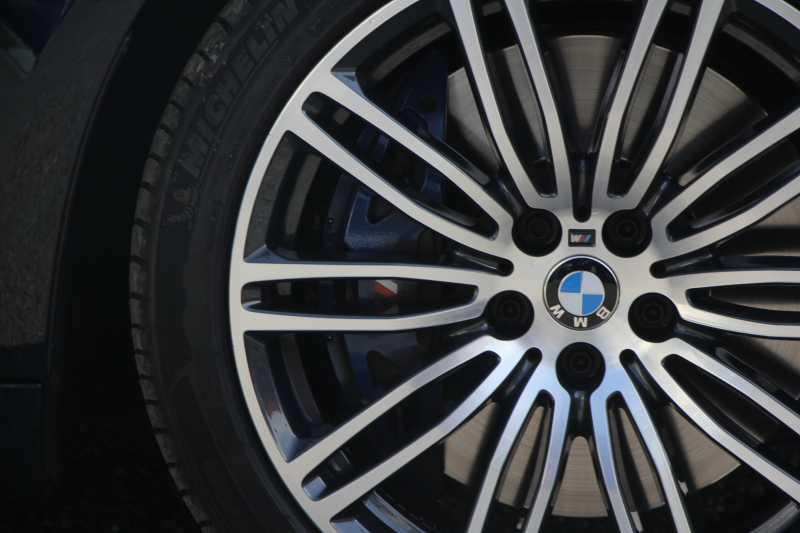 BMW 5シリーズ 540i Mｽﾎﾟｰﾂ ｾﾚｸﾄP indiviｶﾗｰ 1ｵｰﾅ 後輪駆動 直6ﾀｰﾎﾞ340馬力 ｻﾝﾙｰﾌ 全席ﾋｰﾀｰ黒革 ﾊｰﾏﾝｶｰﾄﾞﾝｻｳﾝﾄﾞ4ｿﾞｰﾝｴｱｺﾝ 液晶ﾒｰﾀｰ HUD 追従ACC LEDﾍｯﾄﾞﾗｲﾄ ﾀｯﾁ画面ﾅﾋﾞﾌﾙｾｸﾞTV ｱﾀﾞﾌﾟﾃｨﾌﾞｻｽ Mspﾌﾞﾚｰｷ 19AW 2年保証