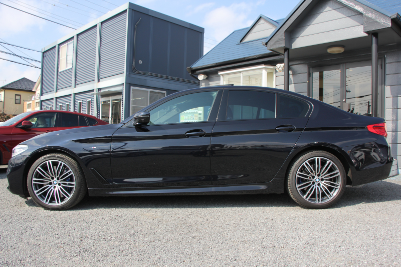 BMW 5シリーズ 540i Mｽﾎﾟｰﾂ ｾﾚｸﾄP indiviｶﾗｰ 1ｵｰﾅ 後輪駆動 直6ﾀｰﾎﾞ340馬力 ｻﾝﾙｰﾌ 全席ﾋｰﾀｰ黒革 ﾊｰﾏﾝｶｰﾄﾞﾝｻｳﾝﾄﾞ4ｿﾞｰﾝｴｱｺﾝ 液晶ﾒｰﾀｰ HUD 追従ACC LEDﾍｯﾄﾞﾗｲﾄ ﾀｯﾁ画面ﾅﾋﾞﾌﾙｾｸﾞTV ｱﾀﾞﾌﾟﾃｨﾌﾞｻｽ Mspﾌﾞﾚｰｷ 19AW 2年保証