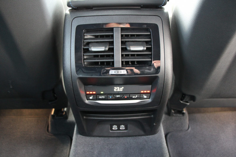 BMW X3 M40i ｾﾚｸﾄP ﾌｧｽﾄﾄﾗｯｸP 387馬力 直6ﾀｰﾎﾞﾊﾟﾉﾗﾏｻﾝﾙｰﾌ ﾊｰﾏﾝｶｰﾄﾞﾝｻｳﾝﾄﾞﾋｰﾀｰ黒革 Mｽﾎﾟｰﾂｼｰﾄ ｱﾀﾞﾌﾟﾃｨﾌﾞMｻｽ individual21AW BMWﾗｲﾌﾞｺｯｸﾋﾟｯﾄﾞﾘｱｼｰﾄ可倒調整 360度ｶﾒﾗ ﾀｯﾁ画面HDDﾅﾋﾞTV ｱｯﾌﾟﾙｶｰﾌﾟﾚｲ 2年保証