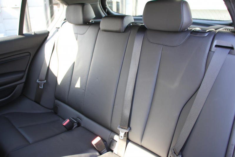 BMW 1シリーズ M140i ｴﾃﾞｨｼｮﾝｼｬﾄﾞｰ 後期 340馬力 直6ﾀｰﾎﾞ後輪駆動最終 ﾋｰﾀｰ黒革 LEDﾍｯﾄﾞﾗｲﾄ ｱﾀﾞﾌﾟﾃｨﾌﾞMｻｽ 専用ﾌﾞﾚｰｷ 18AW ﾀｯﾁ画面HDDﾅﾋﾞPｱｼｽﾄ 衝突軽減ﾌﾞﾚｰｷ 車線逸脱警告 歩行者警告 ﾌﾞﾚｰｷ付ｸﾙｺﾝ 2年保証