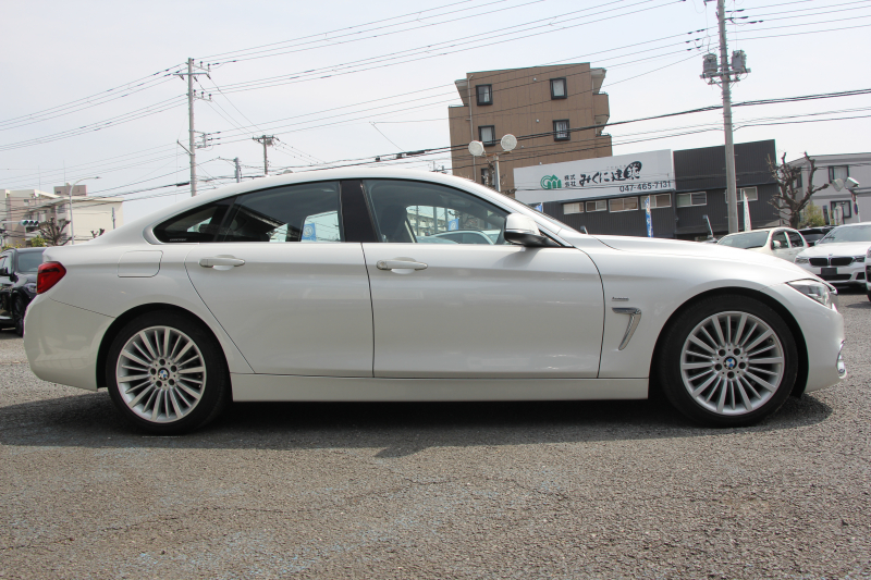 BMW 4シリーズ 420i ｸﾞﾗﾝｸｰﾍﾟﾗｸﾞｼﾞｭｱﾘｰ 後期 真珠色 ﾋｰﾀｰ黒革 液晶ﾒｰﾀｰ LEDﾍｯﾄﾞﾗｲﾄ&ﾃｰﾙ 追従ACC ﾚｰﾝﾁｪﾝｼﾞ警告 ﾌﾙｾｸﾞTV HDDﾅﾋﾞｸﾛｰﾑﾗｲﾝｴｸｽﾃﾘｱ 電動ﾄﾗﾝｸ 衝突軽減ﾌﾞﾚｰｷ 車線逸脱警告 歩行者警告 2年保証