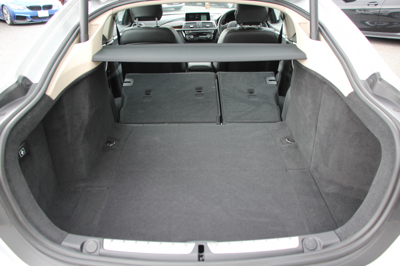 BMW 4シリーズ 420i ｸﾞﾗﾝｸｰﾍﾟﾗｸﾞｼﾞｭｱﾘｰ 後期 真珠色 ﾋｰﾀｰ黒革 液晶ﾒｰﾀｰ LEDﾍｯﾄﾞﾗｲﾄ&ﾃｰﾙ 追従ACC ﾚｰﾝﾁｪﾝｼﾞ警告 ﾌﾙｾｸﾞTV HDDﾅﾋﾞｸﾛｰﾑﾗｲﾝｴｸｽﾃﾘｱ 電動ﾄﾗﾝｸ 衝突軽減ﾌﾞﾚｰｷ 車線逸脱警告 歩行者警告 2年保証