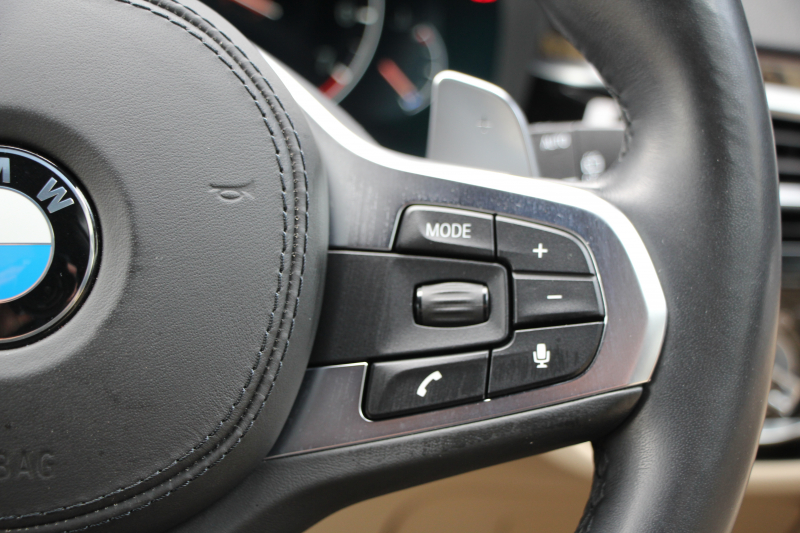 BMW 5シリーズ 530i ﾂｰﾘﾝｸﾞMｽﾎﾟｰﾂ ｾﾚｸﾄP 型式変更後｢ABA-JT20｣ 252馬力 ﾊﾟﾉﾗﾏｻﾝﾙｰﾌ ﾊｰﾏﾝｶｰﾄﾞﾝ 4ｿﾞｰﾝｴｱｺﾝ ｷｬﾝﾍﾞﾗﾍﾞｰｼﾞｭﾚｻﾞｰ 全席ﾋｰﾀｰHUD 追従ACC ｽﾃｱﾘﾝｸﾞｻﾎﾟｰﾄ 変更後全面液晶ﾒｰﾀｰ ﾀｯﾁ画面HDDﾅﾋﾞTV 360度ｶﾒﾗ 2年保証