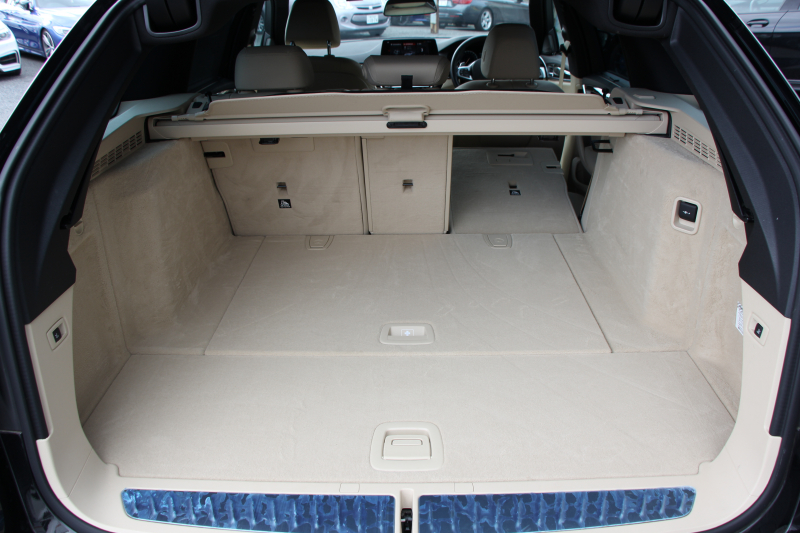 BMW 5シリーズ 530i ﾂｰﾘﾝｸﾞMｽﾎﾟｰﾂ ｾﾚｸﾄP 型式変更後｢ABA-JT20｣ 252馬力 ﾊﾟﾉﾗﾏｻﾝﾙｰﾌ ﾊｰﾏﾝｶｰﾄﾞﾝ 4ｿﾞｰﾝｴｱｺﾝ ｷｬﾝﾍﾞﾗﾍﾞｰｼﾞｭﾚｻﾞｰ 全席ﾋｰﾀｰHUD 追従ACC ｽﾃｱﾘﾝｸﾞｻﾎﾟｰﾄ 変更後全面液晶ﾒｰﾀｰ ﾀｯﾁ画面HDDﾅﾋﾞTV 360度ｶﾒﾗ 2年保証