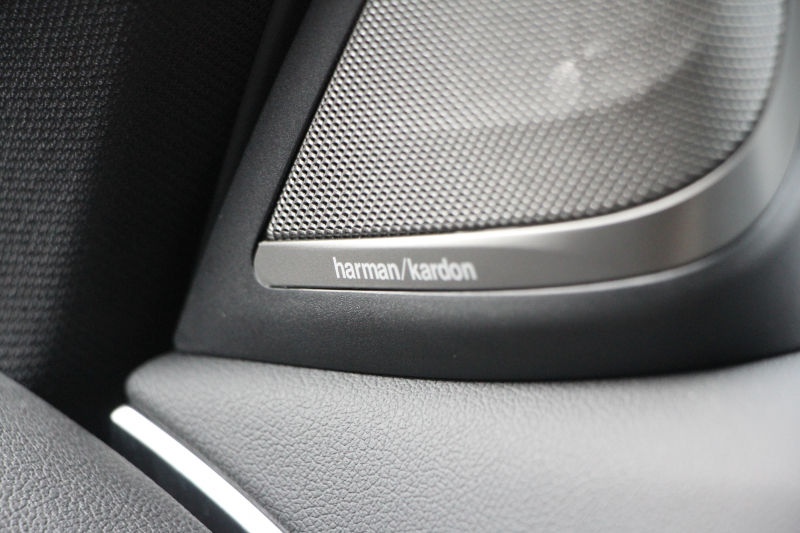 BMW 5シリーズ 530i ﾂｰﾘﾝｸﾞMｽﾎﾟｰﾂ ｾﾚｸﾄP 型式変更後｢ABA-JT20｣ 252馬力 ﾊﾟﾉﾗﾏｻﾝﾙｰﾌ ﾊｰﾏﾝｶｰﾄﾞﾝ 4ｿﾞｰﾝｴｱｺﾝ ｷｬﾝﾍﾞﾗﾍﾞｰｼﾞｭﾚｻﾞｰ 全席ﾋｰﾀｰHUD 追従ACC ｽﾃｱﾘﾝｸﾞｻﾎﾟｰﾄ 変更後全面液晶ﾒｰﾀｰ ﾀｯﾁ画面HDDﾅﾋﾞTV 360度ｶﾒﾗ 2年保証