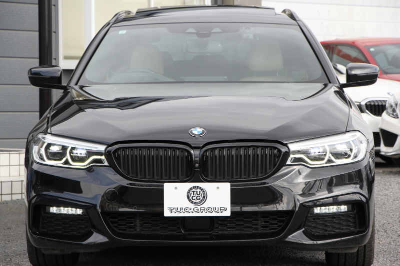BMW 5シリーズ 530i ﾂｰﾘﾝｸﾞMｽﾎﾟｰﾂ ｾﾚｸﾄP 型式変更後｢ABA-JT20｣ 252馬力 ﾊﾟﾉﾗﾏｻﾝﾙｰﾌ ﾊｰﾏﾝｶｰﾄﾞﾝ 4ｿﾞｰﾝｴｱｺﾝ ｷｬﾝﾍﾞﾗﾍﾞｰｼﾞｭﾚｻﾞｰ 全席ﾋｰﾀｰHUD 追従ACC ｽﾃｱﾘﾝｸﾞｻﾎﾟｰﾄ 変更後全面液晶ﾒｰﾀｰ ﾀｯﾁ画面HDDﾅﾋﾞTV 360度ｶﾒﾗ 2年保証