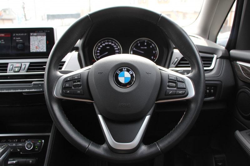 BMW 2シリーズ 218d ｸﾞﾗﾝﾂｱﾗｰ ﾗｸﾞｼﾞｭｱﾘｰ 後期 1ｵｰﾅ ﾌｪｲｽﾘﾌﾄ後 3列7人乗 ADｱｸﾃｨﾌﾞｾｰﾌﾃｨ&ｺﾝﾌｫｰﾄP 追従ACC HUD ﾋｰﾀｰ黒革 電動ﾄﾗﾝｸ LEDﾍｯﾄﾞﾗｲﾄ ﾀｯﾁ画面HDDﾅﾋﾞﾊﾟｰｷﾝｸﾞｱｼｽﾄ 衝突軽減ﾌﾞﾚｰｷ 車線逸脱警告 歩行者警告 2年保証