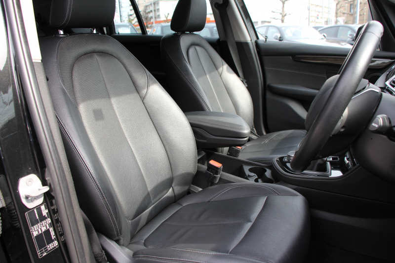 BMW 2シリーズ 218d ｸﾞﾗﾝﾂｱﾗｰ ﾗｸﾞｼﾞｭｱﾘｰ 後期 1ｵｰﾅ ﾌｪｲｽﾘﾌﾄ後 3列7人乗 ADｱｸﾃｨﾌﾞｾｰﾌﾃｨ&ｺﾝﾌｫｰﾄP 追従ACC HUD ﾋｰﾀｰ黒革 電動ﾄﾗﾝｸ LEDﾍｯﾄﾞﾗｲﾄ ﾀｯﾁ画面HDDﾅﾋﾞﾊﾟｰｷﾝｸﾞｱｼｽﾄ 衝突軽減ﾌﾞﾚｰｷ 車線逸脱警告 歩行者警告 2年保証