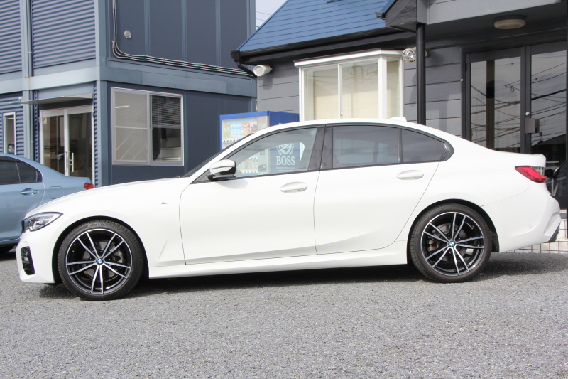 BMW 3シリーズ 320i Mｽﾎﾟｰﾂ ｺﾝﾌｫｰﾄP ｼｰﾄﾋｰﾀｰ ｵﾌﾟｼｮﾝ19AW 追従ACC ｽﾃｱﾘﾝｸﾞｻﾎﾟｰﾄ BMWﾗｲﾌﾞｺｯｸﾋﾟｯﾄﾞLEDﾍｯﾄﾞﾗｲﾄ ｵｰﾄﾊｲﾋﾞｰﾑ ﾜｲﾔﾚｽ充電 ﾊｰﾌﾚｻﾞｰ電動ｼｰﾄ 電動ﾄﾗﾝｸ 3ｿﾞｰﾝｴｱｺﾝ ｱｯﾌﾟﾙｶｰﾌﾟﾚｲ ﾀｯﾁ画面HDDﾅﾋﾞ2年保証