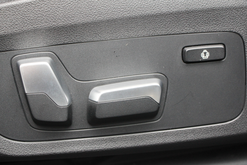 BMW 3シリーズ 320i Mｽﾎﾟｰﾂ ｺﾝﾌｫｰﾄP ｼｰﾄﾋｰﾀｰ ｵﾌﾟｼｮﾝ19AW 追従ACC ｽﾃｱﾘﾝｸﾞｻﾎﾟｰﾄ BMWﾗｲﾌﾞｺｯｸﾋﾟｯﾄﾞLEDﾍｯﾄﾞﾗｲﾄ ｵｰﾄﾊｲﾋﾞｰﾑ ﾜｲﾔﾚｽ充電 ﾊｰﾌﾚｻﾞｰ電動ｼｰﾄ 電動ﾄﾗﾝｸ 3ｿﾞｰﾝｴｱｺﾝ ｱｯﾌﾟﾙｶｰﾌﾟﾚｲ ﾀｯﾁ画面HDDﾅﾋﾞ2年保証