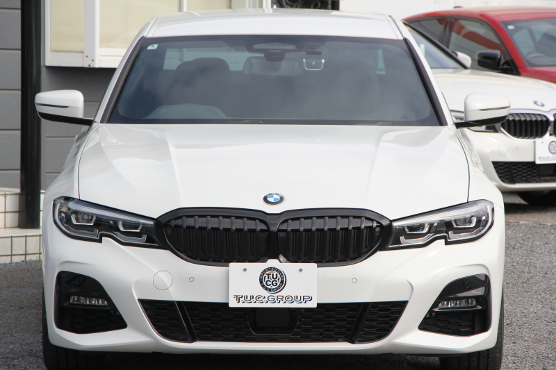 BMW 3シリーズ 320i Mｽﾎﾟｰﾂ ｺﾝﾌｫｰﾄP ｼｰﾄﾋｰﾀｰ ｵﾌﾟｼｮﾝ19AW 追従ACC ｽﾃｱﾘﾝｸﾞｻﾎﾟｰﾄ BMWﾗｲﾌﾞｺｯｸﾋﾟｯﾄﾞLEDﾍｯﾄﾞﾗｲﾄ ｵｰﾄﾊｲﾋﾞｰﾑ ﾜｲﾔﾚｽ充電 ﾊｰﾌﾚｻﾞｰ電動ｼｰﾄ 電動ﾄﾗﾝｸ 3ｿﾞｰﾝｴｱｺﾝ ｱｯﾌﾟﾙｶｰﾌﾟﾚｲ ﾀｯﾁ画面HDDﾅﾋﾞ2年保証