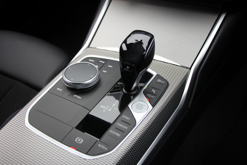 BMW 3シリーズ 320i Mｽﾎﾟｰﾂ ｺﾝﾌｫｰﾄP ｼｰﾄﾋｰﾀｰ ｵﾌﾟｼｮﾝ19AW 追従ACC ｽﾃｱﾘﾝｸﾞｻﾎﾟｰﾄ BMWﾗｲﾌﾞｺｯｸﾋﾟｯﾄﾞLEDﾍｯﾄﾞﾗｲﾄ ｵｰﾄﾊｲﾋﾞｰﾑ ﾜｲﾔﾚｽ充電 ﾊｰﾌﾚｻﾞｰ電動ｼｰﾄ 電動ﾄﾗﾝｸ 3ｿﾞｰﾝｴｱｺﾝ ｱｯﾌﾟﾙｶｰﾌﾟﾚｲ ﾀｯﾁ画面HDDﾅﾋﾞ2年保証