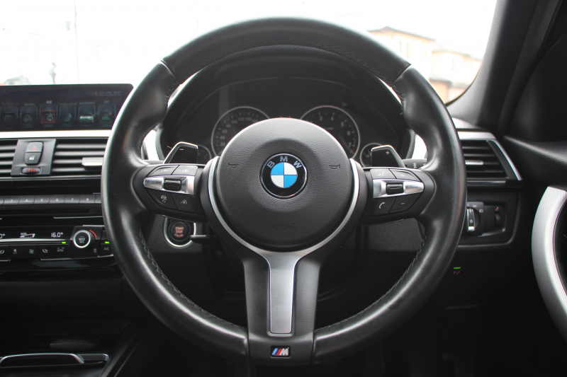 BMW 3シリーズ 320i Mｽﾎﾟｰﾂ ﾌｧｽﾄﾄﾗｯｸP 後期 8A新ｴﾝｼﾞﾝ ｱﾀﾞﾌﾟﾃｨﾌﾞMｻｽ Mｽﾎﾟｰﾂﾌﾞﾚｰｷ 19AW LEDﾍｯﾄﾞﾗｲﾄ&ﾃｰﾙ 追従ACC ﾚｰﾝﾁｪﾝｼﾞ警告 衝突軽減ﾌﾞﾚｰｷ 車線逸脱警告 歩行者警告 ﾌﾙｾｸﾞTV HDDﾅﾋﾞBluetooth接続 専用ｴｱﾛ ﾊﾟﾄﾞﾙｼﾌﾄ 2年保証