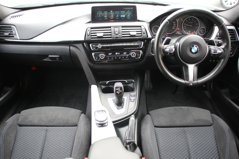 BMW 3シリーズ 320i Mｽﾎﾟｰﾂ ﾌｧｽﾄﾄﾗｯｸP 後期 8A新ｴﾝｼﾞﾝ ｱﾀﾞﾌﾟﾃｨﾌﾞMｻｽ Mｽﾎﾟｰﾂﾌﾞﾚｰｷ 19AW LEDﾍｯﾄﾞﾗｲﾄ&ﾃｰﾙ 追従ACC ﾚｰﾝﾁｪﾝｼﾞ警告 衝突軽減ﾌﾞﾚｰｷ 車線逸脱警告 歩行者警告 ﾌﾙｾｸﾞTV HDDﾅﾋﾞBluetooth接続 専用ｴｱﾛ ﾊﾟﾄﾞﾙｼﾌﾄ 2年保証