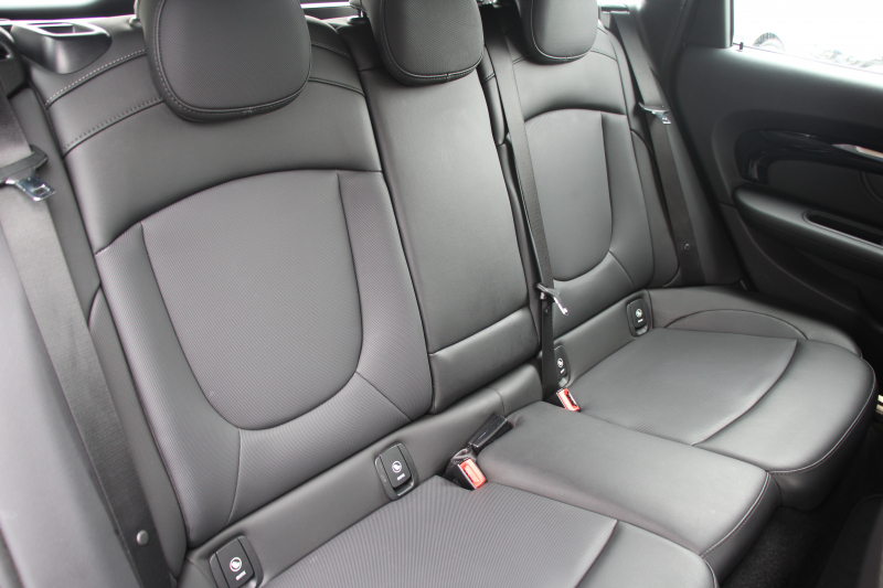 MINI(ミニ) ミニ MINI ｸｰﾊﾟｰD ｸﾗﾌﾞﾏﾝ ﾌﾞﾙｰﾉｰﾄﾄｰｷｮｰｴﾃﾞｨｼｮﾝ 限定車 1ｵｰﾅ ﾋｰﾀｰ付ﾚｻﾞﾚｯﾄｼｰﾄ/ｶｰﾎﾞﾝﾌﾞﾗｯｸ 追従ACC 衝突軽減ﾌﾞﾚｰｷ ﾃﾞｨｰｾﾞﾙ燃費22㎞/L 純正ﾅﾋﾞBｶﾒﾗ Bluetooth接続 LEDﾍｯﾄﾞﾗｲﾄ&ﾌｫｸﾞｽﾏｰﾄｷｰ 2年保証