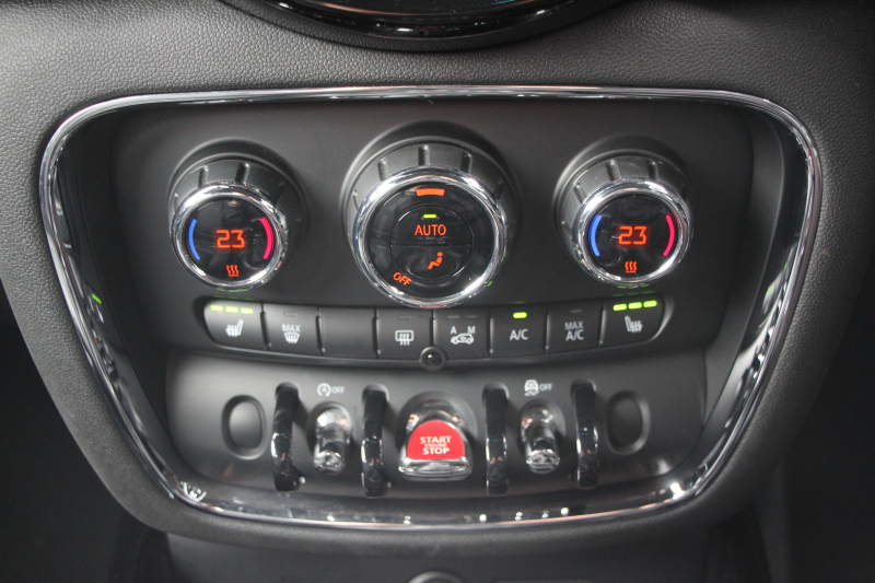 MINI(ミニ) ミニ MINI ｸｰﾊﾟｰD ｸﾗﾌﾞﾏﾝ ﾌﾞﾙｰﾉｰﾄﾄｰｷｮｰｴﾃﾞｨｼｮﾝ 限定車 1ｵｰﾅ ﾋｰﾀｰ付ﾚｻﾞﾚｯﾄｼｰﾄ/ｶｰﾎﾞﾝﾌﾞﾗｯｸ 追従ACC 衝突軽減ﾌﾞﾚｰｷ ﾃﾞｨｰｾﾞﾙ燃費22㎞/L 純正ﾅﾋﾞBｶﾒﾗ Bluetooth接続 LEDﾍｯﾄﾞﾗｲﾄ&ﾌｫｸﾞｽﾏｰﾄｷｰ 2年保証