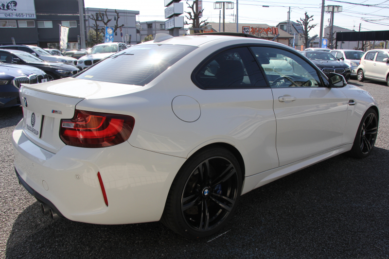 BMW Mシリーズ M2ｸｰﾍﾟMDCT ｻﾝﾙｰﾌ 370馬力 直6ﾀｰﾎﾞ7速DCT ﾋｰﾀｰ黒革 ﾊｰﾏﾝｶｰﾄﾞﾝｻｳﾝﾄﾞﾌﾙｾｸﾞTV HDDﾅﾋﾞBｶﾒﾗ 専用19AW 衝突軽減ﾌﾞﾚｰｷ 車線逸脱警告 歩行者警告 ﾌﾞﾚｰｷ付ｸﾙｺﾝ ｽﾏｰﾄｷｰ ｶｰﾎﾞﾝｲﾝﾃﾘｱﾄﾘﾑ ﾊﾟﾄﾞﾙｼﾌﾄ 2年保証