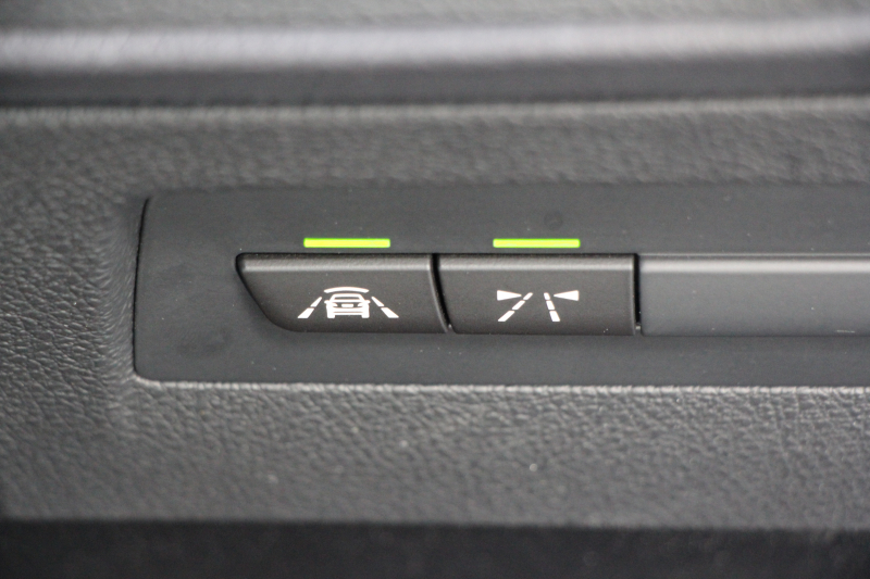 BMW Mシリーズ M2ｸｰﾍﾟMDCT ｻﾝﾙｰﾌ 370馬力 直6ﾀｰﾎﾞ7速DCT ﾋｰﾀｰ黒革 ﾊｰﾏﾝｶｰﾄﾞﾝｻｳﾝﾄﾞﾌﾙｾｸﾞTV HDDﾅﾋﾞBｶﾒﾗ 専用19AW 衝突軽減ﾌﾞﾚｰｷ 車線逸脱警告 歩行者警告 ﾌﾞﾚｰｷ付ｸﾙｺﾝ ｽﾏｰﾄｷｰ ｶｰﾎﾞﾝｲﾝﾃﾘｱﾄﾘﾑ ﾊﾟﾄﾞﾙｼﾌﾄ 2年保証