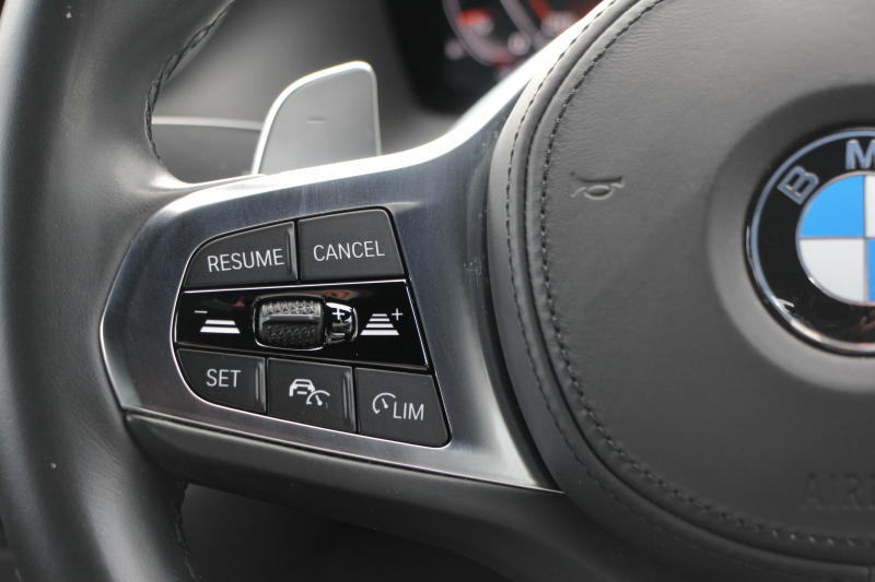 BMW 1シリーズ M135i Xdrive ﾃﾞﾋﾞｭｰP ｺﾝﾌｫｰﾄP 4WD 306馬力 Mｽﾎﾟｰﾂｼｰﾄ ｱﾀﾞﾌﾟﾃｨﾌﾞｻｽ Mｼｰﾄﾍﾞﾙﾄ ｼｰﾄﾋｰﾀｰ BMWﾗｲﾌﾞｺｯｸﾋﾟｯﾄ 追従ACC 電動ﾄﾗﾝｸ ｱｯﾌﾟﾙｶｰﾌﾟﾚｲ 純正HDDﾅﾋﾞPｱｼｽﾄ LEDﾍｯﾄﾞﾗｲﾄ ﾚｰﾝC警告 衝突軽減ﾌﾞﾚｰｷ 2年保証