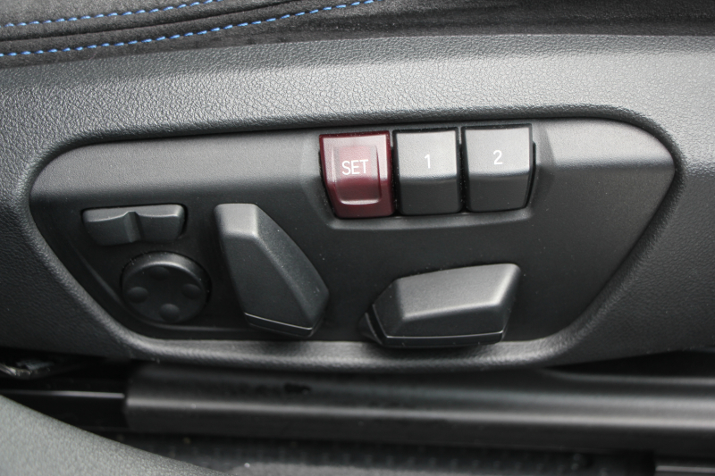 BMW 1シリーズ M135i Xdrive ﾃﾞﾋﾞｭｰP ｺﾝﾌｫｰﾄP 4WD 306馬力 Mｽﾎﾟｰﾂｼｰﾄ ｱﾀﾞﾌﾟﾃｨﾌﾞｻｽ Mｼｰﾄﾍﾞﾙﾄ ｼｰﾄﾋｰﾀｰ BMWﾗｲﾌﾞｺｯｸﾋﾟｯﾄ 追従ACC 電動ﾄﾗﾝｸ ｱｯﾌﾟﾙｶｰﾌﾟﾚｲ 純正HDDﾅﾋﾞPｱｼｽﾄ LEDﾍｯﾄﾞﾗｲﾄ ﾚｰﾝC警告 衝突軽減ﾌﾞﾚｰｷ 2年保証