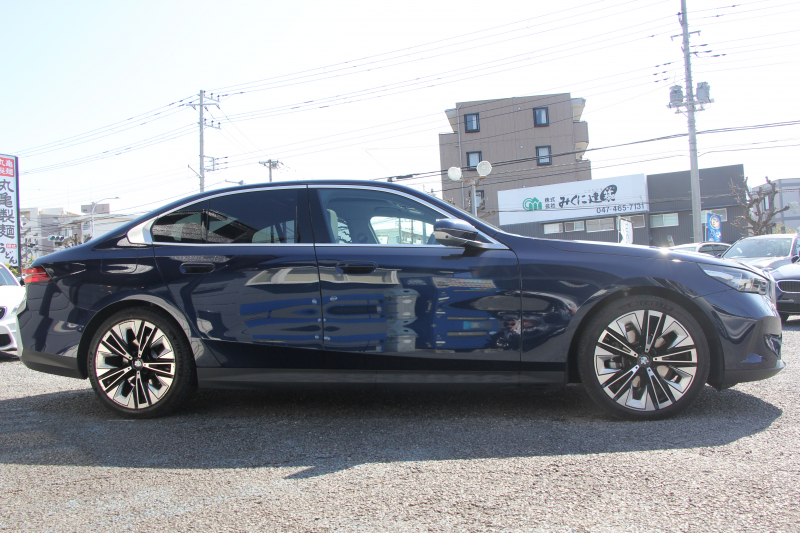 BMW 5シリーズ 523i ｴｸｽｸﾙｰｼﾌﾞｾﾚｸﾄP ｺﾝﾌｫｰﾄﾄﾞﾗｲﾋﾞﾝｸﾞP EXCﾒﾘﾉﾚｻﾞｰP ﾌﾟﾗｽP G60現行ﾓﾃﾞﾙ 新車保証 ﾊﾟﾉﾗﾏｻﾝR ｺﾝﾋﾞﾚｻﾞｰ ﾍﾞﾝﾁﾚｰｼｮﾝ 全席ｼｰﾄﾋｰﾀｰ ｱﾀﾞﾌﾟﾃｨﾌﾞｻｽ 4ｿﾞｰﾝｴｱｺﾝ 20AW ｶｰﾌﾞﾄﾞﾃﾞｨｽﾌﾟﾚｲ ﾊｰﾏﾝｶｰﾄﾞﾝ 2年保証