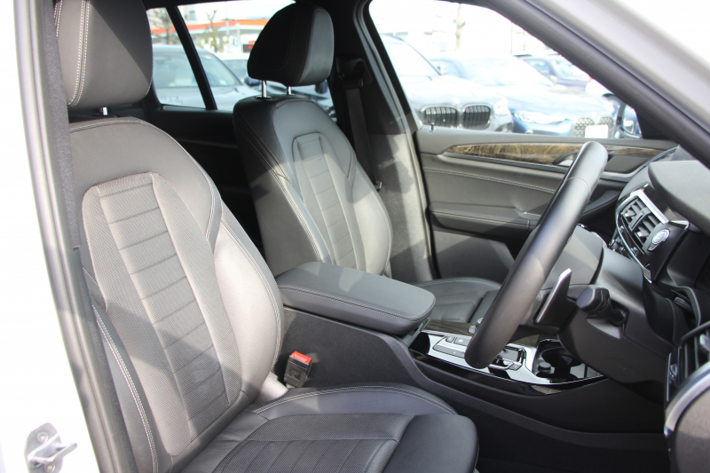 BMW X3 Xdrive20d Mｽﾎﾟｰﾂ ﾊｲﾗｲﾝ 新ｲﾝﾃﾘｱ BMWﾗｲﾌﾞｺｯｸﾋﾟｯﾄ ｱｯﾌﾟﾙｶｰﾌﾟﾚｲ 新HDDﾅﾋﾞTV 1ｵﾅ 全席ﾋｰﾀｰ黒革 ﾍﾞﾝﾁﾚｰｼｮﾝ ﾘｱｼｰﾄ可倒調整 ｱﾝﾋﾞｴﾝﾄﾗｲﾄ HUD 追従ACC ｽﾃｱｻﾎﾟｰﾄ 360度ｶﾒﾗ ﾀｯﾁ画面対応HDDﾅﾋﾞTV 電動ﾄﾗﾝｸ 19AW 2年保証