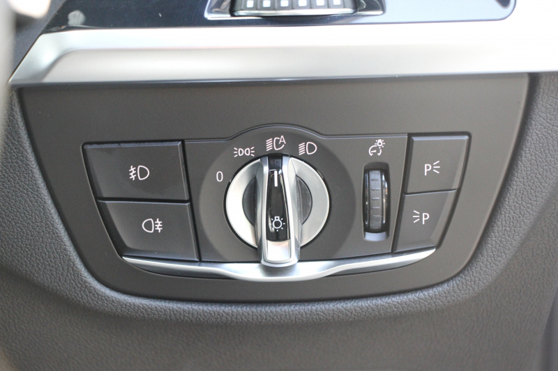 BMW X3 Xdrive20d Mｽﾎﾟｰﾂ ﾊｲﾗｲﾝ 新ｲﾝﾃﾘｱ BMWﾗｲﾌﾞｺｯｸﾋﾟｯﾄ ｱｯﾌﾟﾙｶｰﾌﾟﾚｲ 新HDDﾅﾋﾞTV 1ｵﾅ 全席ﾋｰﾀｰ黒革 ﾍﾞﾝﾁﾚｰｼｮﾝ ﾘｱｼｰﾄ可倒調整 ｱﾝﾋﾞｴﾝﾄﾗｲﾄ HUD 追従ACC ｽﾃｱｻﾎﾟｰﾄ 360度ｶﾒﾗ ﾀｯﾁ画面対応HDDﾅﾋﾞTV 電動ﾄﾗﾝｸ 19AW 2年保証