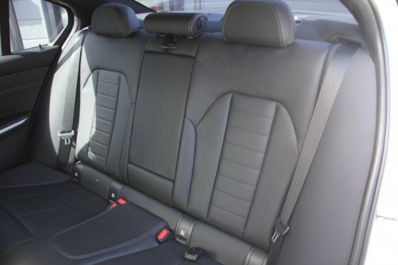 BMW 3シリーズ 320i Mｽﾎﾟｰﾂ ﾊｲﾗｲﾝ ｺﾝﾌｫｰﾄP ﾋｰﾀｰ黒革 360度ｶﾒﾗ 電動ﾄﾗﾝｸ Hi-fiｽﾋﾟｰｶｰ 追従ACC ｽﾃｱﾘﾝｸﾞｻﾎﾟｰﾄ ﾀｯﾁ画面HDDﾅﾋﾞｱｯﾌﾟﾙｶｰﾌﾟﾚｲ LEDﾍｯﾄﾞﾗｲﾄ ｵｰﾄﾊｲﾋﾞｰﾑ 専用ｴｱﾛ ﾜｲﾔﾚｽ充電 Pｱｼｽﾄﾌﾟﾗｽ PDC緊急ﾌﾞﾚｰｷ 2年保証