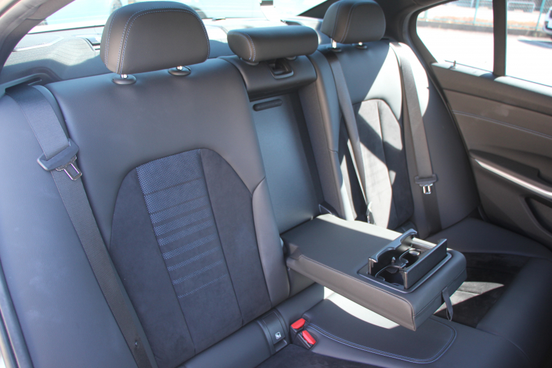 BMW 3シリーズ 320i Mｽﾎﾟｰﾂ ｻｳﾝﾄﾞP ｺﾝﾌｫｰﾄP 1ｵﾅ ﾊｰﾏﾝｶｰﾄﾞﾝ ｱｺｰｽﾃｨｯｸｶﾞﾗｽ ｼｰﾄﾋｰﾀｰ 追従ACC ｽﾃｱﾘﾝｸﾞｻﾎﾟｰﾄ BMWﾗｲﾌﾞｺｯｸﾋﾟｯﾄﾞLEDﾍｯﾄﾞﾗｲﾄ ｵｰﾄﾊｲﾋﾞｰﾑ ﾜｲﾔﾚｽ充電 ｱﾝﾋﾞｴﾝﾄﾗｲﾄ 電動ﾄﾗﾝｸ ｱｯﾌﾟﾙｶｰﾌﾟﾚｲ ﾀｯﾁ画面ﾅﾋﾞ2年保証