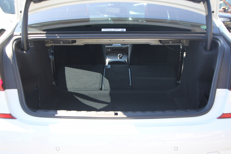 BMW 3シリーズ 320i Mｽﾎﾟｰﾂ ｻｳﾝﾄﾞP ｺﾝﾌｫｰﾄP 1ｵﾅ ﾊｰﾏﾝｶｰﾄﾞﾝ ｱｺｰｽﾃｨｯｸｶﾞﾗｽ ｼｰﾄﾋｰﾀｰ 追従ACC ｽﾃｱﾘﾝｸﾞｻﾎﾟｰﾄ BMWﾗｲﾌﾞｺｯｸﾋﾟｯﾄﾞLEDﾍｯﾄﾞﾗｲﾄ ｵｰﾄﾊｲﾋﾞｰﾑ ﾜｲﾔﾚｽ充電 ｱﾝﾋﾞｴﾝﾄﾗｲﾄ 電動ﾄﾗﾝｸ ｱｯﾌﾟﾙｶｰﾌﾟﾚｲ ﾀｯﾁ画面ﾅﾋﾞ2年保証