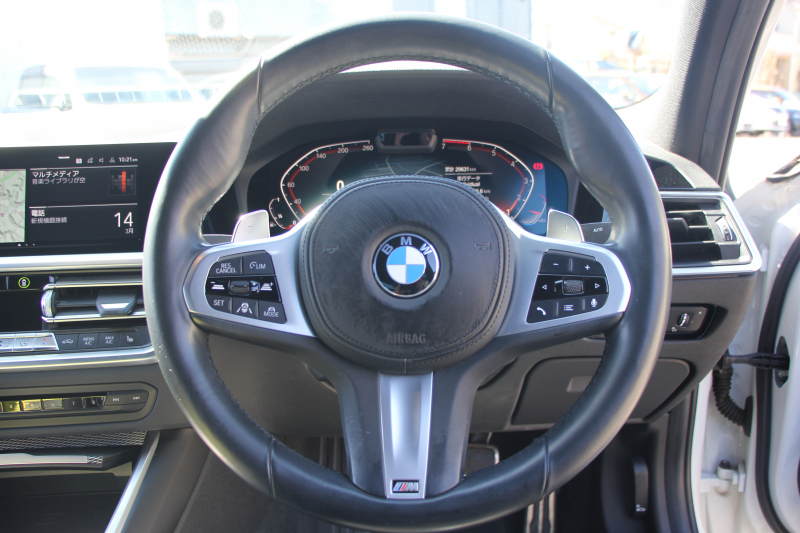 BMW 3シリーズ 320i Mｽﾎﾟｰﾂ ｻｳﾝﾄﾞP ｺﾝﾌｫｰﾄP 1ｵﾅ ﾊｰﾏﾝｶｰﾄﾞﾝ ｱｺｰｽﾃｨｯｸｶﾞﾗｽ ｼｰﾄﾋｰﾀｰ 追従ACC ｽﾃｱﾘﾝｸﾞｻﾎﾟｰﾄ BMWﾗｲﾌﾞｺｯｸﾋﾟｯﾄﾞLEDﾍｯﾄﾞﾗｲﾄ ｵｰﾄﾊｲﾋﾞｰﾑ ﾜｲﾔﾚｽ充電 ｱﾝﾋﾞｴﾝﾄﾗｲﾄ 電動ﾄﾗﾝｸ ｱｯﾌﾟﾙｶｰﾌﾟﾚｲ ﾀｯﾁ画面ﾅﾋﾞ2年保証