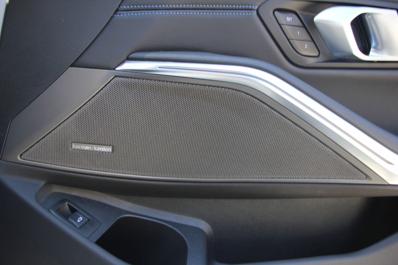 BMW 3シリーズ 320i Mｽﾎﾟｰﾂ ｻｳﾝﾄﾞP ｺﾝﾌｫｰﾄP 1ｵﾅ ﾊｰﾏﾝｶｰﾄﾞﾝ ｱｺｰｽﾃｨｯｸｶﾞﾗｽ ｼｰﾄﾋｰﾀｰ 追従ACC ｽﾃｱﾘﾝｸﾞｻﾎﾟｰﾄ BMWﾗｲﾌﾞｺｯｸﾋﾟｯﾄﾞLEDﾍｯﾄﾞﾗｲﾄ ｵｰﾄﾊｲﾋﾞｰﾑ ﾜｲﾔﾚｽ充電 ｱﾝﾋﾞｴﾝﾄﾗｲﾄ 電動ﾄﾗﾝｸ ｱｯﾌﾟﾙｶｰﾌﾟﾚｲ ﾀｯﾁ画面ﾅﾋﾞ2年保証