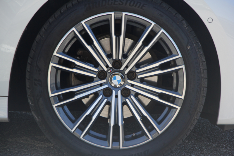 BMW 3シリーズ 320i Mｽﾎﾟｰﾂ ｻｳﾝﾄﾞP ｺﾝﾌｫｰﾄP 1ｵﾅ ﾊｰﾏﾝｶｰﾄﾞﾝ ｱｺｰｽﾃｨｯｸｶﾞﾗｽ ｼｰﾄﾋｰﾀｰ 追従ACC ｽﾃｱﾘﾝｸﾞｻﾎﾟｰﾄ BMWﾗｲﾌﾞｺｯｸﾋﾟｯﾄﾞLEDﾍｯﾄﾞﾗｲﾄ ｵｰﾄﾊｲﾋﾞｰﾑ ﾜｲﾔﾚｽ充電 ｱﾝﾋﾞｴﾝﾄﾗｲﾄ 電動ﾄﾗﾝｸ ｱｯﾌﾟﾙｶｰﾌﾟﾚｲ ﾀｯﾁ画面ﾅﾋﾞ2年保証