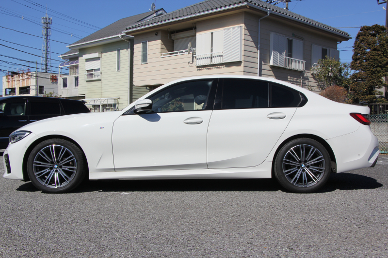 BMW 3シリーズ 320i Mｽﾎﾟｰﾂ ｻｳﾝﾄﾞP ｺﾝﾌｫｰﾄP 1ｵﾅ ﾊｰﾏﾝｶｰﾄﾞﾝ ｱｺｰｽﾃｨｯｸｶﾞﾗｽ ｼｰﾄﾋｰﾀｰ 追従ACC ｽﾃｱﾘﾝｸﾞｻﾎﾟｰﾄ BMWﾗｲﾌﾞｺｯｸﾋﾟｯﾄﾞLEDﾍｯﾄﾞﾗｲﾄ ｵｰﾄﾊｲﾋﾞｰﾑ ﾜｲﾔﾚｽ充電 ｱﾝﾋﾞｴﾝﾄﾗｲﾄ 電動ﾄﾗﾝｸ ｱｯﾌﾟﾙｶｰﾌﾟﾚｲ ﾀｯﾁ画面ﾅﾋﾞ2年保証