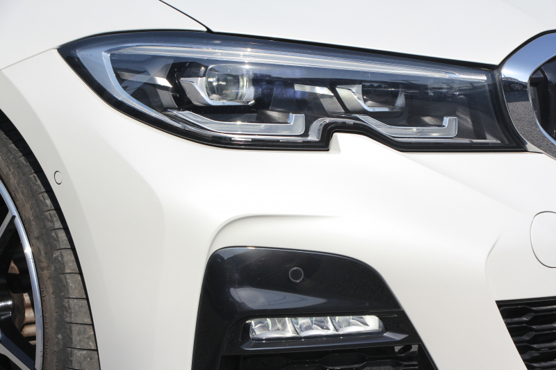 BMW 3シリーズ 320d Xdrive Mｽﾎﾟｰﾂ ﾃﾞﾋﾞｭｰP ｺﾝﾌｫｰﾄP 4WD 真珠色 1ｵｰﾅ ﾋｰﾀｰ黒革 専用ﾌﾞﾙｰｽﾃｯﾁ 19AW LEDﾍｯﾄﾞﾗｲﾄ 追従ACC ｽﾃｱﾘﾝｸﾞｻﾎﾟｰﾄ ｱｯﾌﾟﾙｶｰﾌﾟﾚｲ ﾀｯﾁ画面HDDﾅﾋﾞBMWﾗｲﾌﾞｺｯｸﾋﾟｯﾄﾞ電動ﾄﾗﾝｸ Hi-fiｽﾋﾟｰｶｰ ｱﾝﾋﾞｴﾝﾝﾄﾗｲﾄ 2年保証