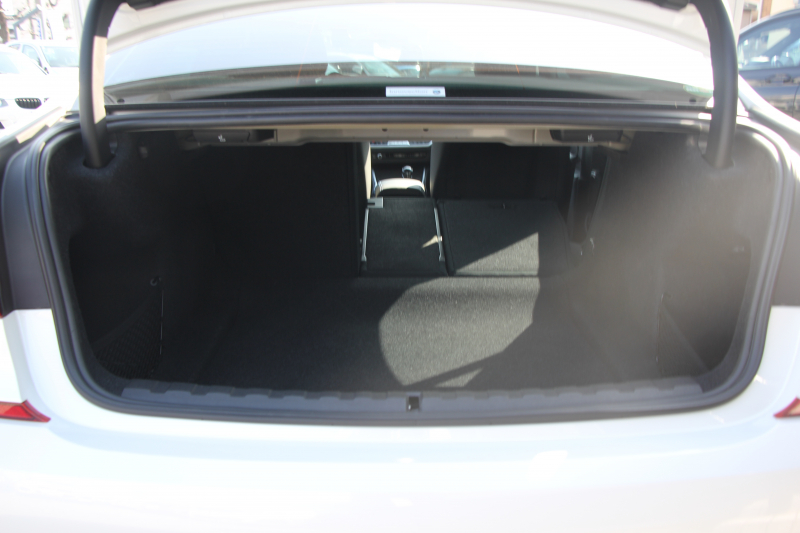 BMW 3シリーズ 320d Xdrive Mｽﾎﾟｰﾂ ﾃﾞﾋﾞｭｰP ｺﾝﾌｫｰﾄP 4WD 真珠色 1ｵｰﾅ ﾋｰﾀｰ黒革 専用ﾌﾞﾙｰｽﾃｯﾁ 19AW LEDﾍｯﾄﾞﾗｲﾄ 追従ACC ｽﾃｱﾘﾝｸﾞｻﾎﾟｰﾄ ｱｯﾌﾟﾙｶｰﾌﾟﾚｲ ﾀｯﾁ画面HDDﾅﾋﾞBMWﾗｲﾌﾞｺｯｸﾋﾟｯﾄﾞ電動ﾄﾗﾝｸ Hi-fiｽﾋﾟｰｶｰ ｱﾝﾋﾞｴﾝﾝﾄﾗｲﾄ 2年保証