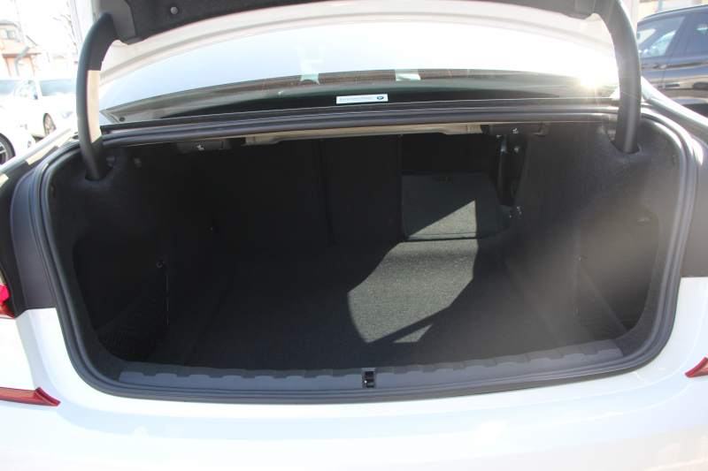 BMW 3シリーズ 320d Xdrive Mｽﾎﾟｰﾂ ﾃﾞﾋﾞｭｰP ｺﾝﾌｫｰﾄP 4WD 真珠色 1ｵｰﾅ ﾋｰﾀｰ黒革 専用ﾌﾞﾙｰｽﾃｯﾁ 19AW LEDﾍｯﾄﾞﾗｲﾄ 追従ACC ｽﾃｱﾘﾝｸﾞｻﾎﾟｰﾄ ｱｯﾌﾟﾙｶｰﾌﾟﾚｲ ﾀｯﾁ画面HDDﾅﾋﾞBMWﾗｲﾌﾞｺｯｸﾋﾟｯﾄﾞ電動ﾄﾗﾝｸ Hi-fiｽﾋﾟｰｶｰ ｱﾝﾋﾞｴﾝﾝﾄﾗｲﾄ 2年保証