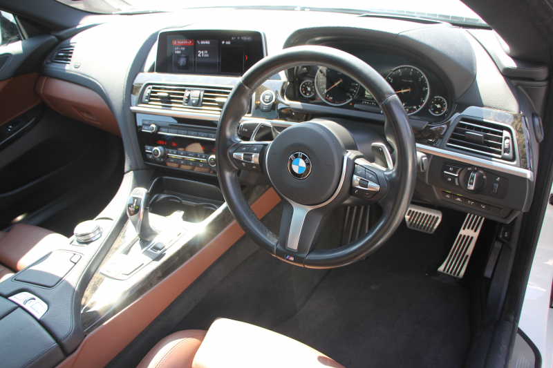 BMW 6シリーズ 640i ｸﾞﾗﾝｸｰﾍﾟMｽﾎﾟｰﾂ ﾌｪｲｽﾘﾌﾄ後 最終ﾓﾃﾞﾙ ｻﾝﾙｰﾌ 液晶ﾒｰﾀｰ HUD ｵﾌﾟｼｮﾝ20AW 新ﾃﾞｻﾞｲﾝLEDﾍｯﾄﾞﾗｲﾄ ﾋｰﾀｰ茶革 新HDDﾅﾋﾞTV Pｱｼｽﾄ TOPﾋﾞｭｰ&ｻｲﾄﾞｶﾒﾗ 追従ACC ﾚｰﾝﾁｪﾝｼﾞ警告 衝突軽減ﾌﾞﾚｰｷ 直6ﾀｰﾎﾞ320馬力 ｽﾏｰﾄｷｰ 2年保証