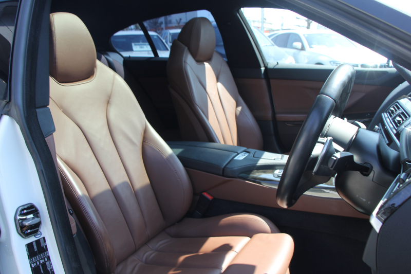 BMW 6シリーズ 640i ｸﾞﾗﾝｸｰﾍﾟMｽﾎﾟｰﾂ ﾌｪｲｽﾘﾌﾄ後 最終ﾓﾃﾞﾙ ｻﾝﾙｰﾌ 液晶ﾒｰﾀｰ HUD ｵﾌﾟｼｮﾝ20AW 新ﾃﾞｻﾞｲﾝLEDﾍｯﾄﾞﾗｲﾄ ﾋｰﾀｰ茶革 新HDDﾅﾋﾞTV Pｱｼｽﾄ TOPﾋﾞｭｰ&ｻｲﾄﾞｶﾒﾗ 追従ACC ﾚｰﾝﾁｪﾝｼﾞ警告 衝突軽減ﾌﾞﾚｰｷ 直6ﾀｰﾎﾞ320馬力 ｽﾏｰﾄｷｰ 2年保証