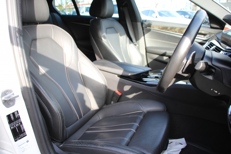 BMW 5シリーズ 530i Mｽﾎﾟｰﾂ 1ｵｰﾅ 高出力 252馬力 ｻﾝﾙｰﾌ 全席ﾋｰﾀｰ黒革 M550i用20ｲﾝﾁAW Mｽﾎﾟｰﾂﾌﾞﾚｰｷ 追従ACC ｽﾃｱﾘﾝｸﾞｻﾎﾟｰﾄ 液晶ﾒｰﾀｰ ﾀｯﾁ画面HDDﾅﾋﾞTV 360度ｶﾒﾗ LEDﾍｯﾄﾞﾗｲﾄ ｵｰﾄﾊｲﾋﾞｰﾑ 電動ﾄﾗﾝｸ 専用ｴｱﾛ 2年保証