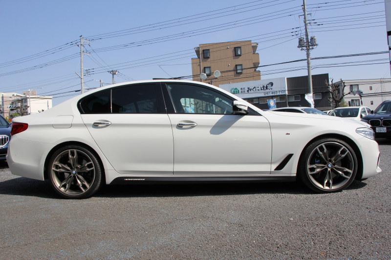 BMW 5シリーズ 530i Mｽﾎﾟｰﾂ 1ｵｰﾅ 高出力 252馬力 ｻﾝﾙｰﾌ 全席ﾋｰﾀｰ黒革 M550i用20ｲﾝﾁAW Mｽﾎﾟｰﾂﾌﾞﾚｰｷ 追従ACC ｽﾃｱﾘﾝｸﾞｻﾎﾟｰﾄ 液晶ﾒｰﾀｰ ﾀｯﾁ画面HDDﾅﾋﾞTV 360度ｶﾒﾗ LEDﾍｯﾄﾞﾗｲﾄ ｵｰﾄﾊｲﾋﾞｰﾑ 電動ﾄﾗﾝｸ 専用ｴｱﾛ 2年保証