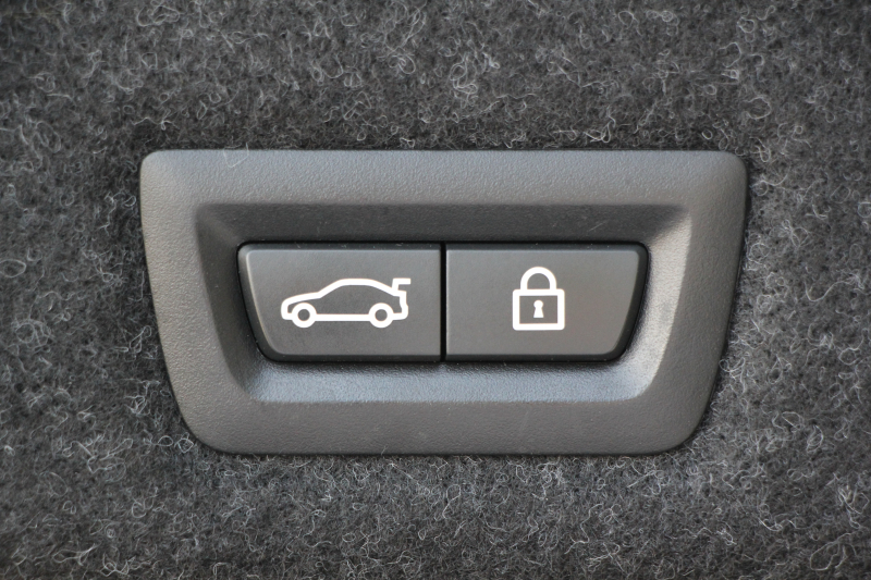 BMW 5シリーズ 530i Mｽﾎﾟｰﾂ 1ｵｰﾅ 高出力 252馬力 ｻﾝﾙｰﾌ 全席ﾋｰﾀｰ黒革 M550i用20ｲﾝﾁAW Mｽﾎﾟｰﾂﾌﾞﾚｰｷ 追従ACC ｽﾃｱﾘﾝｸﾞｻﾎﾟｰﾄ 液晶ﾒｰﾀｰ ﾀｯﾁ画面HDDﾅﾋﾞTV 360度ｶﾒﾗ LEDﾍｯﾄﾞﾗｲﾄ ｵｰﾄﾊｲﾋﾞｰﾑ 電動ﾄﾗﾝｸ 専用ｴｱﾛ 2年保証