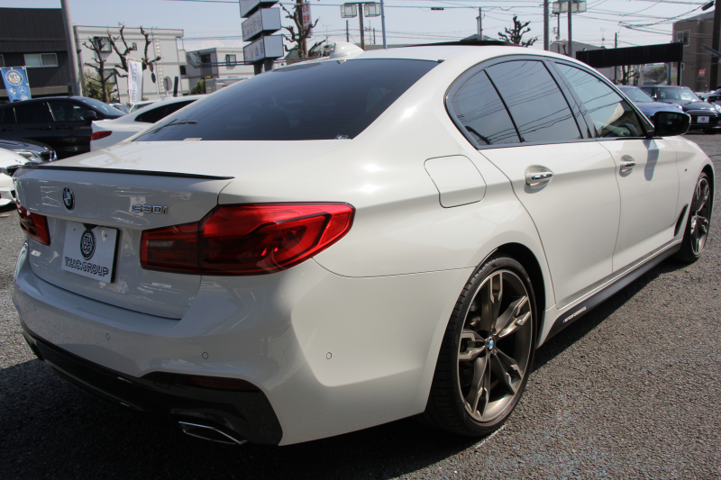 BMW 5シリーズ 530i Mｽﾎﾟｰﾂ 1ｵｰﾅ 高出力 252馬力 ｻﾝﾙｰﾌ 全席ﾋｰﾀｰ黒革 M550i用20ｲﾝﾁAW Mｽﾎﾟｰﾂﾌﾞﾚｰｷ 追従ACC ｽﾃｱﾘﾝｸﾞｻﾎﾟｰﾄ 液晶ﾒｰﾀｰ ﾀｯﾁ画面HDDﾅﾋﾞTV 360度ｶﾒﾗ LEDﾍｯﾄﾞﾗｲﾄ ｵｰﾄﾊｲﾋﾞｰﾑ 電動ﾄﾗﾝｸ 専用ｴｱﾛ 2年保証