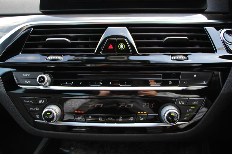 BMW 5シリーズ 530i Mｽﾎﾟｰﾂ 1ｵｰﾅ 高出力 252馬力 ｻﾝﾙｰﾌ 全席ﾋｰﾀｰ黒革 M550i用20ｲﾝﾁAW Mｽﾎﾟｰﾂﾌﾞﾚｰｷ 追従ACC ｽﾃｱﾘﾝｸﾞｻﾎﾟｰﾄ 液晶ﾒｰﾀｰ ﾀｯﾁ画面HDDﾅﾋﾞTV 360度ｶﾒﾗ LEDﾍｯﾄﾞﾗｲﾄ ｵｰﾄﾊｲﾋﾞｰﾑ 電動ﾄﾗﾝｸ 専用ｴｱﾛ 2年保証