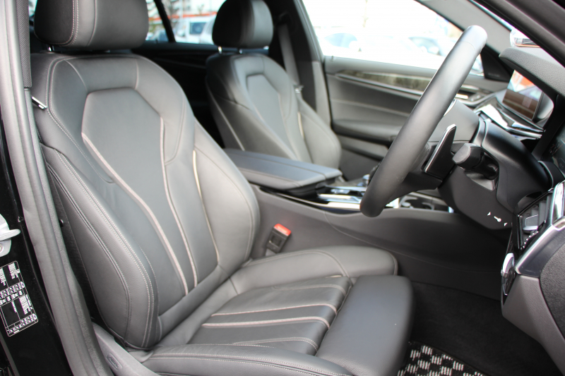 BMW 5シリーズ 523d Mｽﾎﾟｰﾂ ﾊｲﾗｲﾝ 変更後ﾓﾃﾞﾙ 1ｵｰﾅ 新液晶ﾒｰﾀｰ 全席ﾋｰﾀｰ黒革 HUD LEDﾍｯﾄﾞﾗｲﾄ 追従ACC ｽﾃｱﾘﾝｸﾞｻﾎﾟｰﾄ ｵｰﾄﾊｲﾋﾞｰﾑ ﾀｯﾁ画面HDDﾅﾋﾞﾌﾙｾｸﾞTV 360度ｶﾒﾗ 電動ﾄﾗﾝｸ 専用ｴｱﾛ 19AW ﾊﾟﾄﾞﾙｼﾌﾄ ｱﾝﾋﾞｴﾝﾄﾗｲﾄ 2年保証