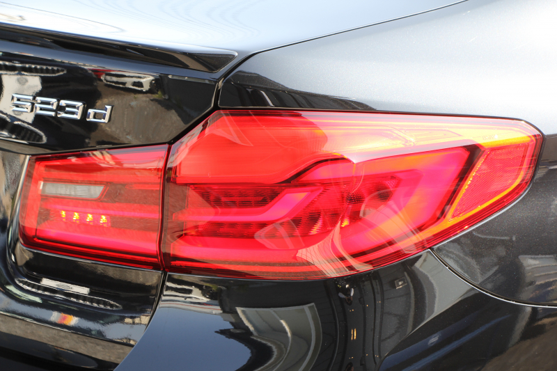 BMW 5シリーズ 523d Mｽﾎﾟｰﾂ ﾊｲﾗｲﾝ 変更後ﾓﾃﾞﾙ 1ｵｰﾅ 新液晶ﾒｰﾀｰ 全席ﾋｰﾀｰ黒革 HUD LEDﾍｯﾄﾞﾗｲﾄ 追従ACC ｽﾃｱﾘﾝｸﾞｻﾎﾟｰﾄ ｵｰﾄﾊｲﾋﾞｰﾑ ﾀｯﾁ画面HDDﾅﾋﾞﾌﾙｾｸﾞTV 360度ｶﾒﾗ 電動ﾄﾗﾝｸ 専用ｴｱﾛ 19AW ﾊﾟﾄﾞﾙｼﾌﾄ ｱﾝﾋﾞｴﾝﾄﾗｲﾄ 2年保証