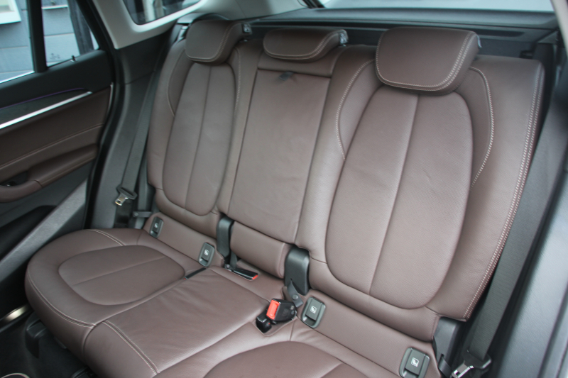 BMW X1 Xdrive18d Xﾗｲﾝ ﾊｲﾗｲﾝ ｺﾝﾌｫｰﾄP 後期 ﾌｪｲｽﾘﾌﾄ後 真珠色 ﾋｰﾀｰ茶革 追従ACC LEDﾍｯﾄﾞﾗｲﾄ&ﾃｰﾙ 電動ﾄﾗﾝｸ ｻﾃﾝｳｲﾝﾄﾞｳﾓｰﾙ ﾀｯﾁ画面HDDﾅﾋﾞﾜｲﾔﾚｽ充電 衝突軽減ﾌﾞﾚｰｷ 車線逸脱警告 歩行者警告 2年保証