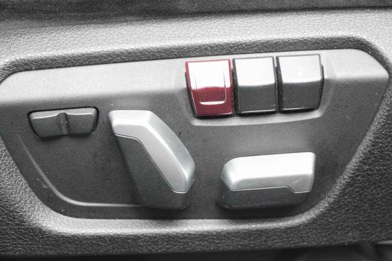 BMW 2シリーズ M235i ｸｰﾍﾟ直6ﾀｰﾎﾞ326馬力 ｱﾀﾞﾌﾟﾃｨﾌﾞMｻｽ 専用ﾌﾞﾚｰｷ ﾊｰﾏﾝｶｰﾄﾞﾝ Bｶﾒﾗ&ﾘｱ障害物ｿﾅｰ 衝突軽減ﾌﾞﾚｰｷ 車線逸脱警告 歩行者警告 ﾌﾞﾚｰｷ付ｸﾙｺﾝ 左右独立ｵｰﾄｴｱｺﾝ HDDﾅﾋﾞBluetooth接続 18AW ﾊﾟﾄﾞﾙｼﾌﾄ 2年保証